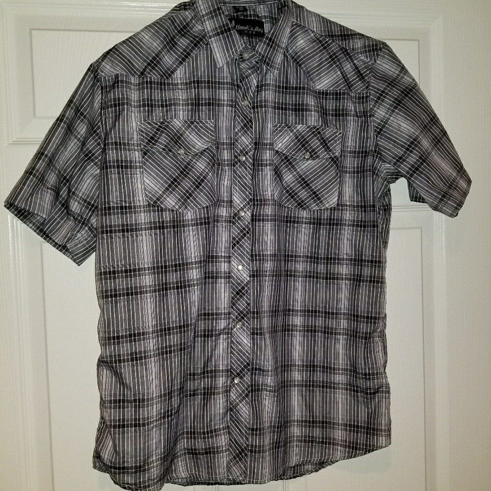 Short sleeve button down